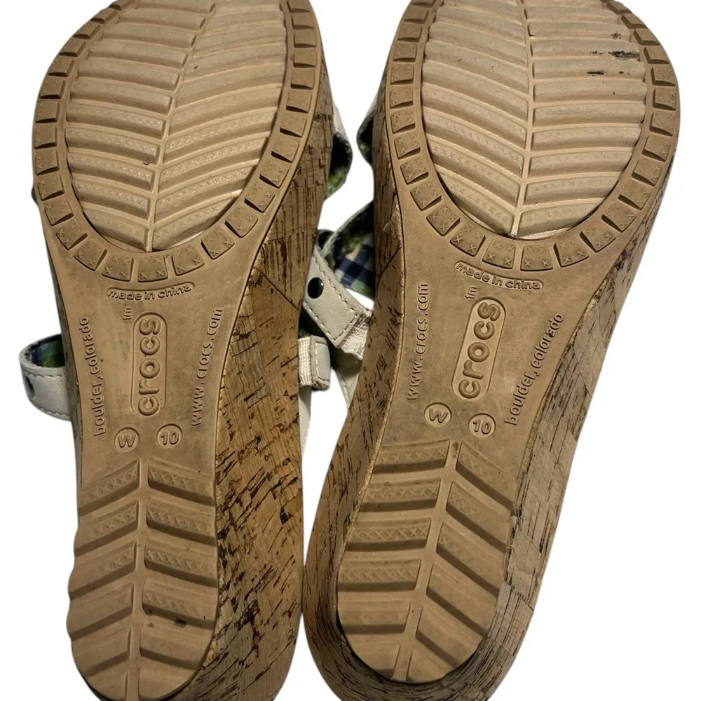 Crocs Beige Cross Strap Sandals‎ Sz 10
